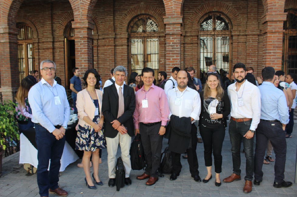 Asistentes a Seminario de Ingeniería Circular, entre los que destacan el Dr. Jorge de Brito y el Director del Centro de Innovación del Hormigón, Marcelo González